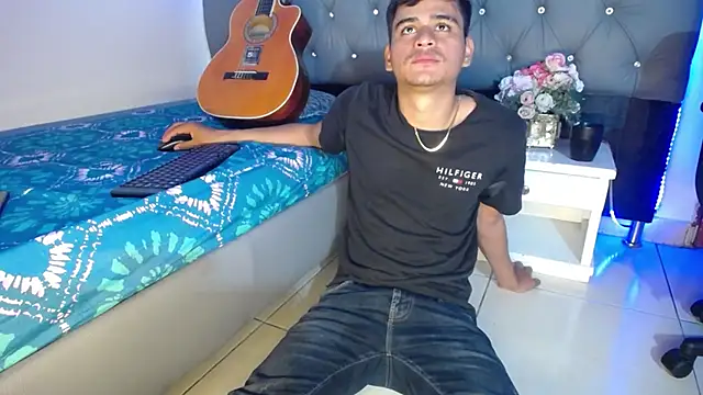 Charlie Cock  online show from November 13, 4:28 am