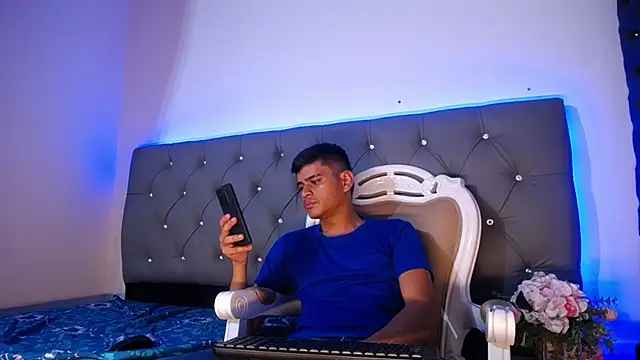 Charlie Cock  online show from October 29, 4:26 am