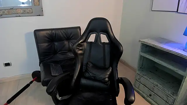 Snapshot of Dereck_Manson chatting on October 18, 11:48 am Dereck Manson online show from October 18, 11:48 am