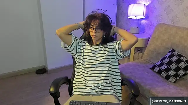Snapshot of Dereck_Manson chatting on October 13, 11:38 am Dereck Manson online show from October 13, 11:38 am