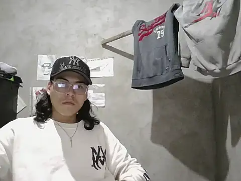 dirty model online show from April 15, 4:56 am