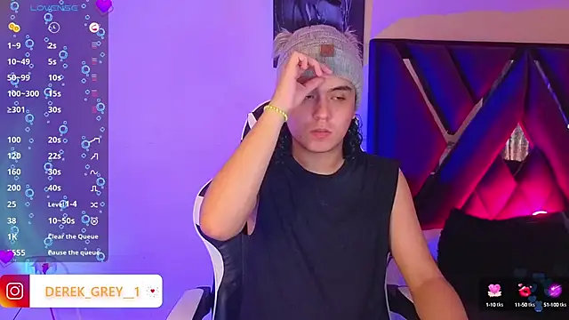 Snapshot of derek_greyy_ chatting on October 2, 8:02 pm derek greyy online show from October 2, 8:02 pm