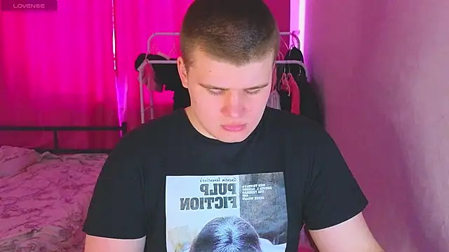 kittenmurr online show from March 17, 6:05 am