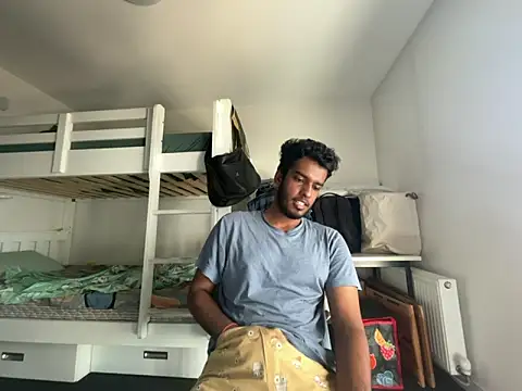 nivedthomas01 online show from April 27, 4:09 am