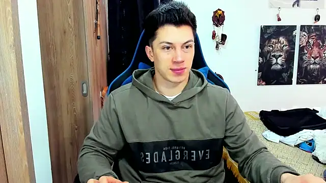 javiersexymann online show from December 13, 4:49 pm