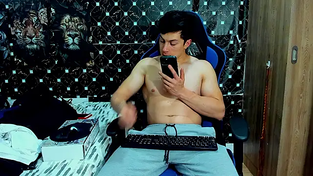 javiersexymann online show from March 17, 11:07 pm