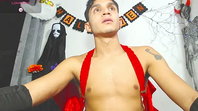 Snapshot of Angel_latinboy chatting on October 22, 11:41 pm Angel latinboy online show from October 22, 11:41 pm