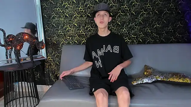 ArthurCox online show from October 24, 5:36 pm