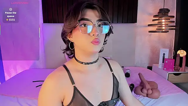 Creamy Angelo online show from March 14, 5:25 am