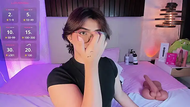 Creamy Angelo online show from February 19, 1:29 pm