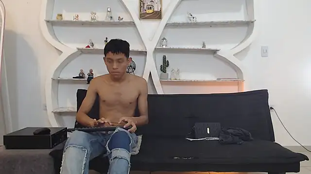 BEAUTY BOYS1 online show from November 14, 7:43 am