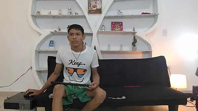 BEAUTY BOYS1 online show from December 1, 8:50 am