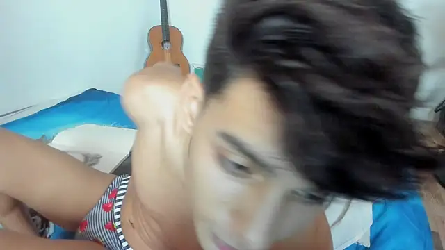 Snapshot of AliottTwink chatting on September 21, 9:59 pm AliottTwink online show from September 21, 9:59 pm