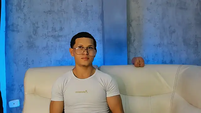 Snapshot of Manuel_FPG chatting on October 6, 8:35 pm Manuel FPG online show from October 6, 8:35 pm