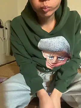 anhduc2k555 online show from November 24, 1:23 pm