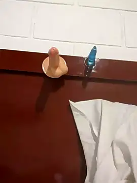 LisandroNZ online show from February 18, 10:29 pm