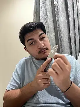 mixedcouplee69 online show from May 7, 6:52 pm