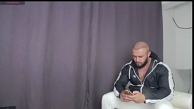 Snapshot of RickyMiami1 chatting on October 28, 9:39 pm RickyMiami1 online show from October 28, 9:39 pm