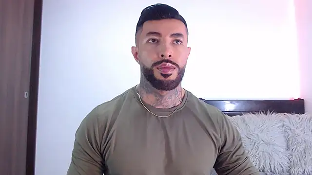 andrea de lucaa online show from January 11, 12:15 am