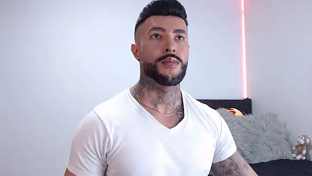 Snapshot of andrea_de_lucaa chatting on September 9, 2:55 am andrea de lucaa online show from September 9, 2:55 am