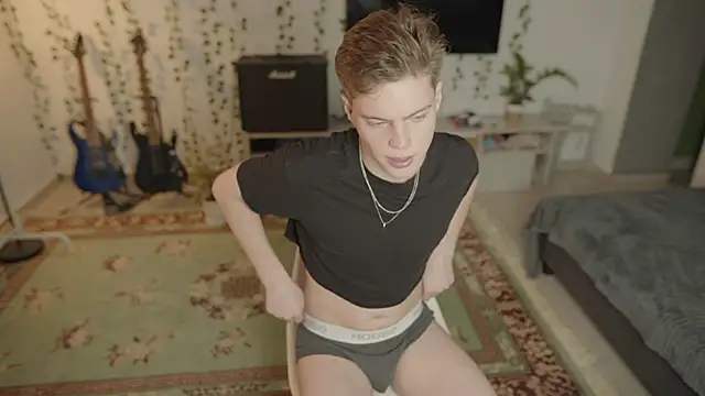 RusBradPitt online show from December 19, 3:31 pm