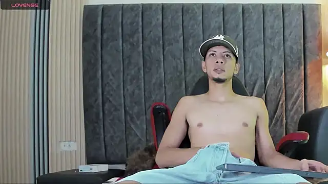 DustinandJordan online show from November 21, 4:22 am