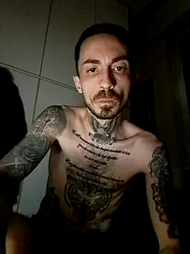 Robe420 online show from April 5, 8:05 pm