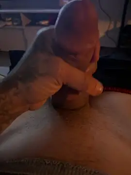 Bigdickpinnky online show from May 9, 9:21 am