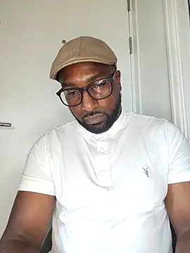 JulianK3 online show from July 3, 6:01 pm