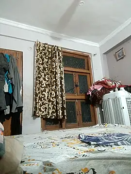 vardh033 online show from April 14, 7:57 pm