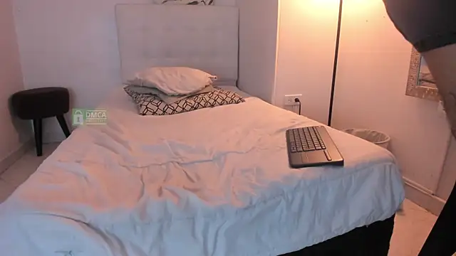 Mr Klein 69 online show from September 10, 2:05 pm