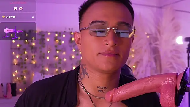 LiamDeep online show from December 22, 11:24 pm