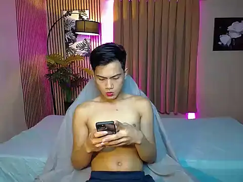 Snapshot of alex_cummer chatting on October 5, 9:02 am alex cummer online show from October 5, 9:02 am