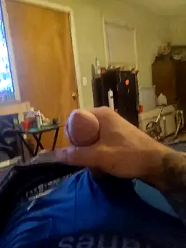 Snapshot of Wolfyking95 chatting on September 30, 1:12 am Wolfyking95 online show from September 30, 1:12 am