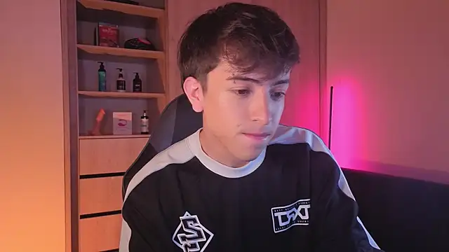 onlinenico online show from November 11, 11:10 pm