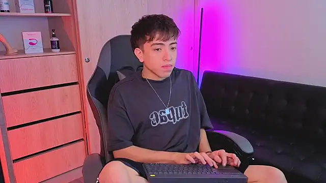 onlinenico online show from October 29, 8:01 pm