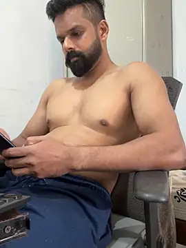 Vineeth3906 online show from March 19, 8:50 am