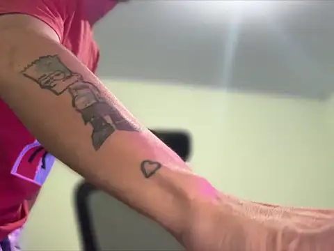 chrisalmeid  online show from December 1, 4:48 am