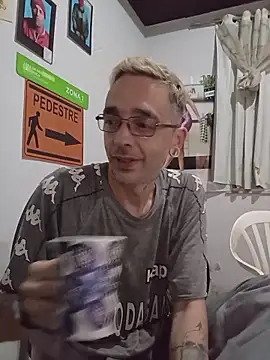 dinho carioca online show from April 13, 7:03 pm