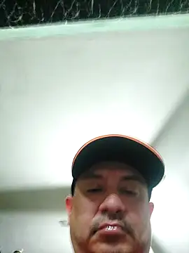 andrerj22 online show from October 23, 9:07 pm