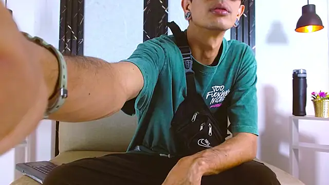 Franvill Trato online show from November 12, 7:41 pm