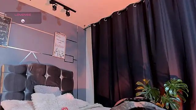 oliver mr  online show from November 28, 8:33 pm