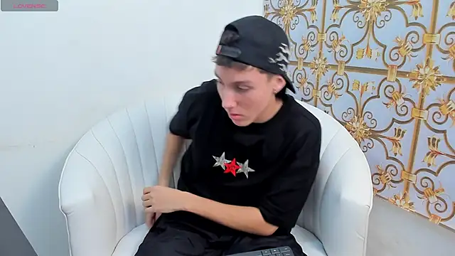 LittleDanny  online show from December 2, 7:17 pm