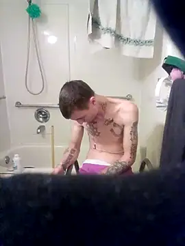 jizzyglizzy92 online show from February 17, 5:17 am