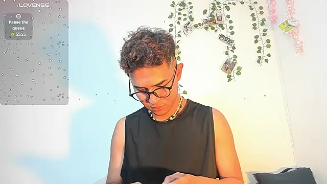 Snapshot of cute_sammy_1 chatting on September 9, 4:12 am cute sammy 1 online show from September 9, 4:12 am