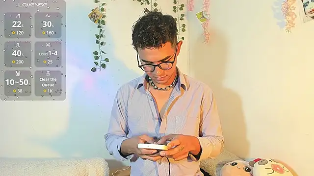 Snapshot of cute_sammy_1 chatting on September 12, 4:23 am cute sammy 1 online show from September 12, 4:23 am