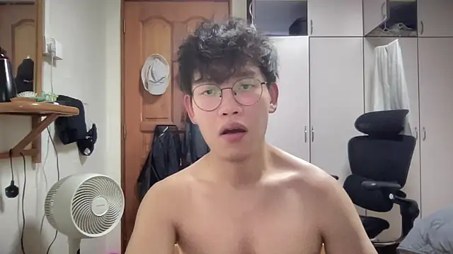 Passionatetwink2 online show from October 13, 8:53 am