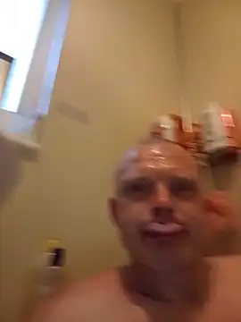 chrissythong online show from May 26, 8:16 pm