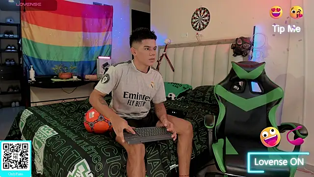 Snapshot of Jack_castell chatting on September 12, 11:10 am Jack castell online show from September 12, 11:10 am