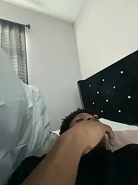 dmmeformerch online show from April 12, 9:49 pm